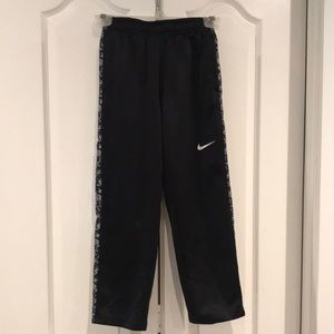 Nike boys sweats Therma-fit
